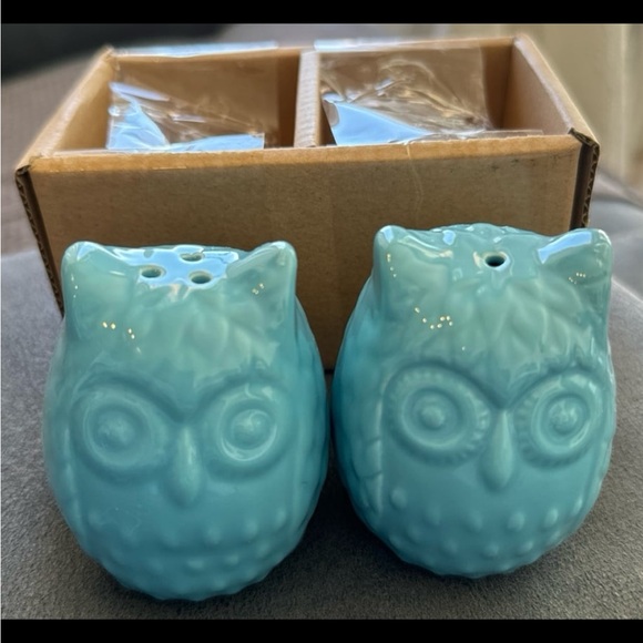 Pair Of Owl Salt And Pepper Shakers light blue 3” Tall Ceramic… new condition - Picture 1 of 2